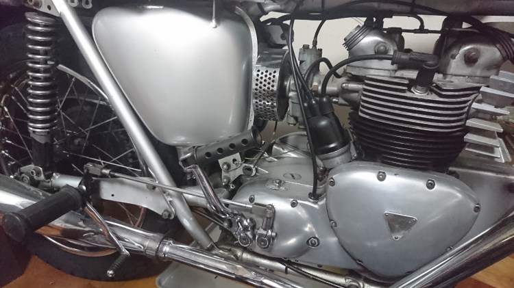 7.これで500cc？と思うぐらいコンパクトなエンジンは、当時のトライアンフの高い設計力を物語ります